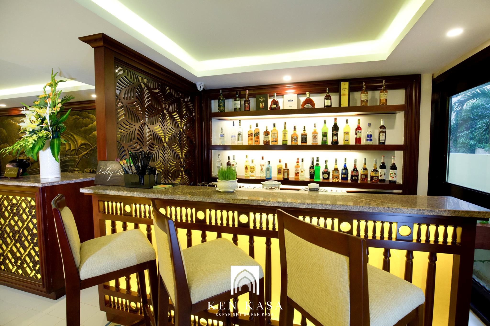 quầy bar lounge của Silkotel Hoi An Hotel